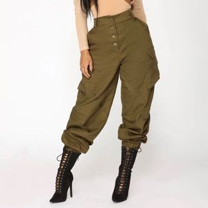 Fashion Nova Cargo pant